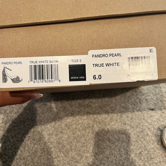 Dolce Vita White Heels Elegant Shoes - Picture 2 of 10